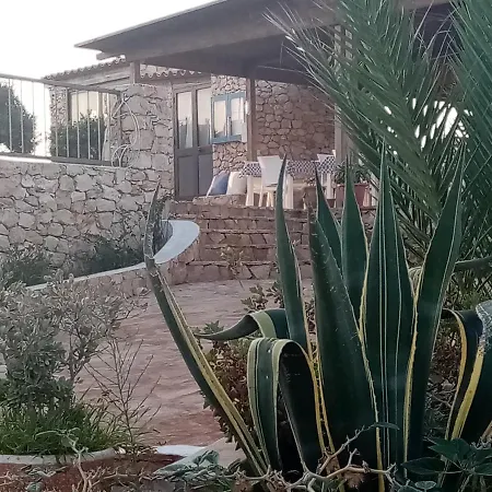 Punta Sottile A 2 Passi Dalla Di Cala Francese Dom wakacyjny Lampedusa