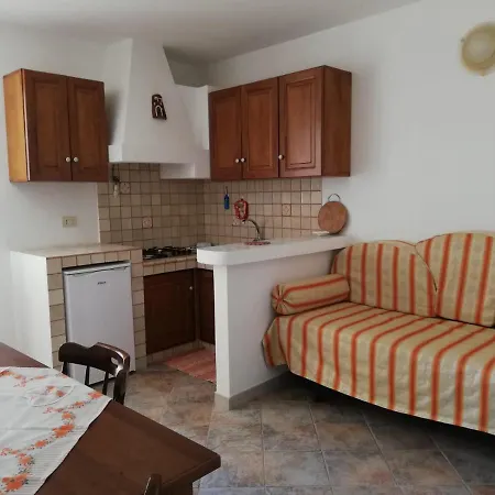 Punta Sottile A 2 Passi Dalla Di Cala Francese