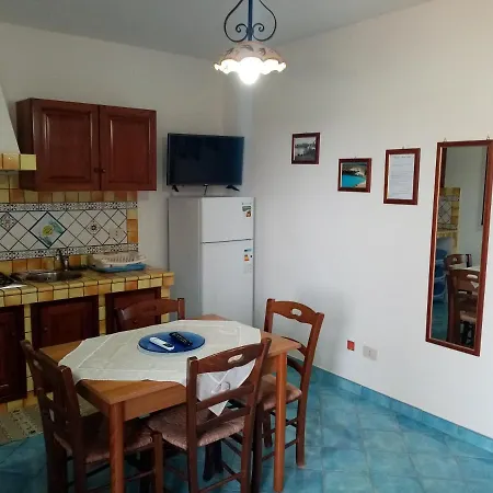 Punta Sottile A 2 Passi Dalla Di Cala Francese *