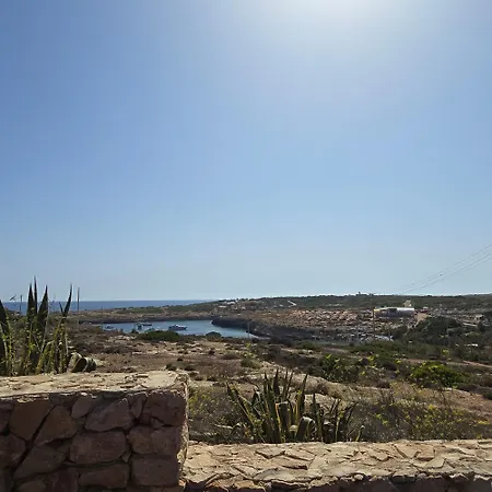 Punta Sottile A 2 Passi Dalla Di Cala Francese *