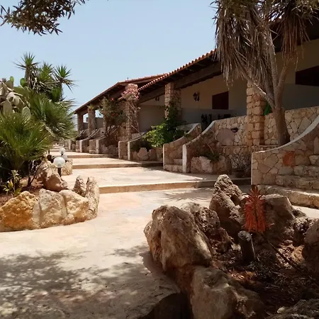 Punta Sottile A 2 Passi Dalla Di Cala Francese Lampedusa