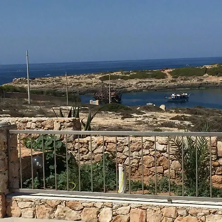 Punta Sottile A 2 Passi Dalla Di Cala Francese בית נופש