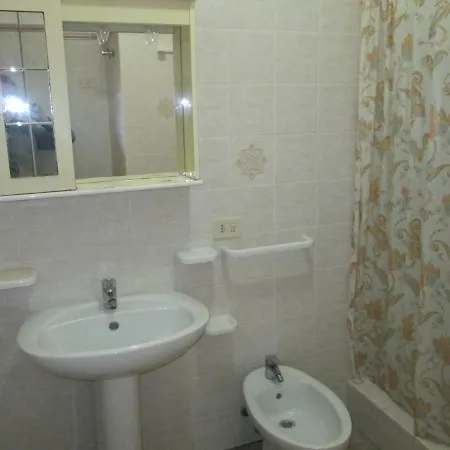 Punta Sottile A 2 Passi Dalla Di Cala Francese Dom wakacyjny *